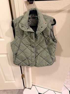 Quilted Sleeveless Puffer Vest - Sage Green
